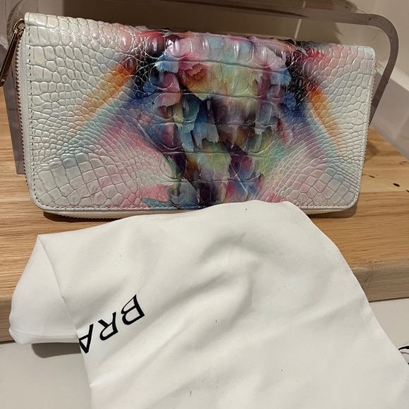 Brahmin Melbourne SKYLER Large Wristlet Clutch Travel Wallet PRISM OMBRE - Picture 8 of 12